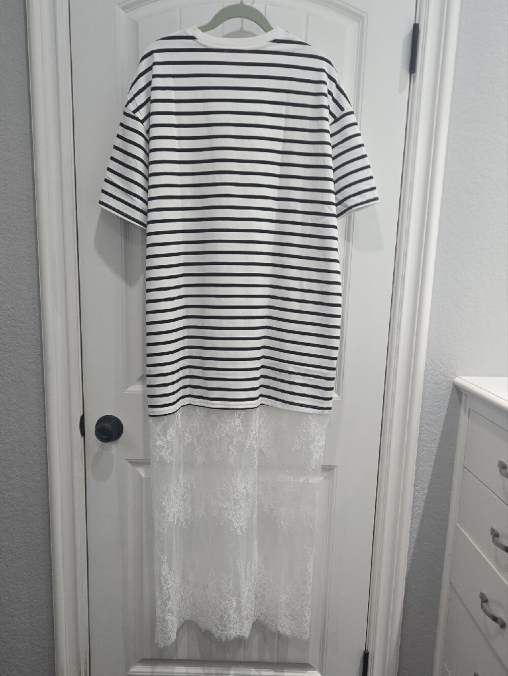 URBAN DAIZY MAXI DRESS - Picture 2 of 3